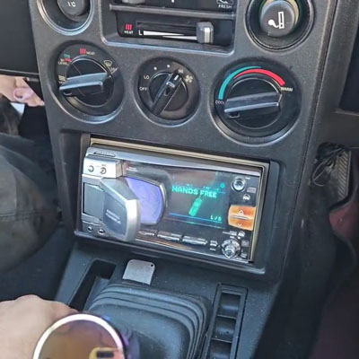 謎のカーオーディオ