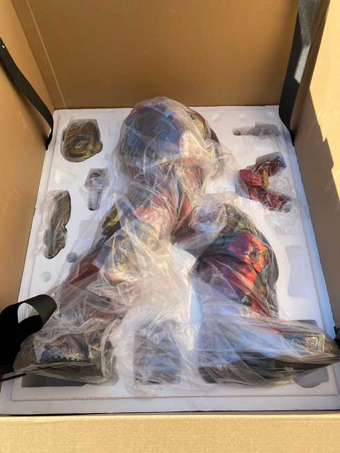 ハルクバスター フィギュア 巨大 1/4 届いた時 衝撃 包装