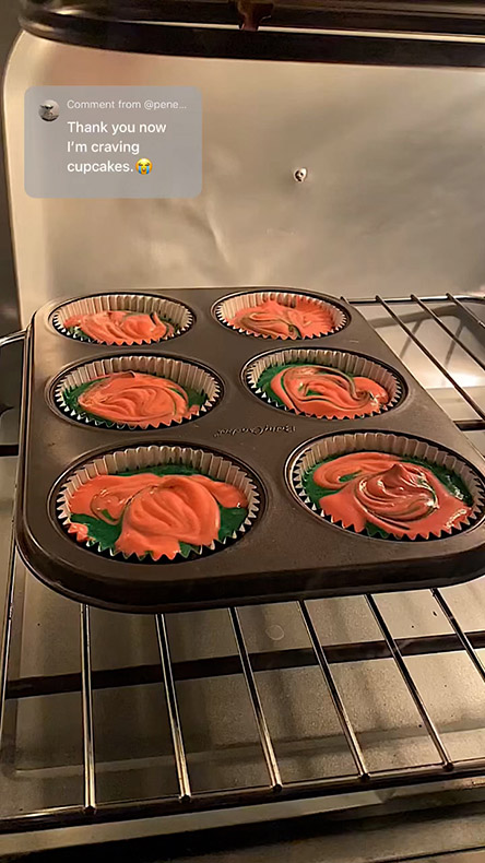 ケーキのタイムラプス（焼ける前）