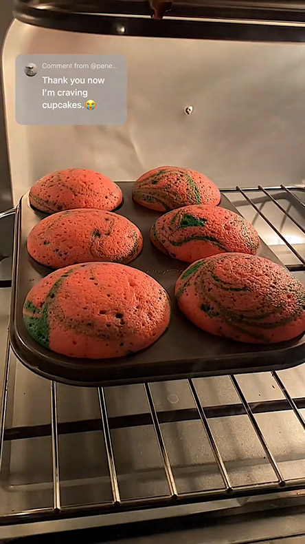 ケーキのタイムラプス（焼けた後）