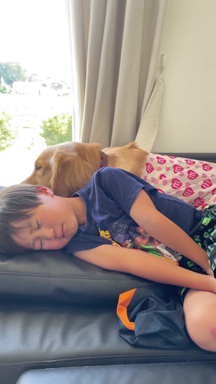 アムちゃんから離れるりくくん