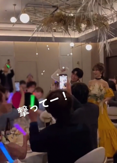 アイドルになりたかった新郎の夢を結婚式でかなえたサプライズ動画
