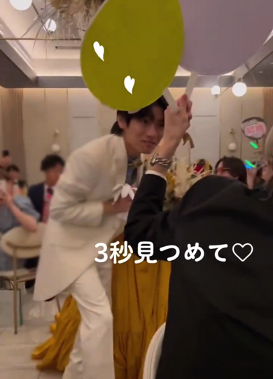 アイドルになりたかった新郎の夢を結婚式で叶えたサプライズ動画