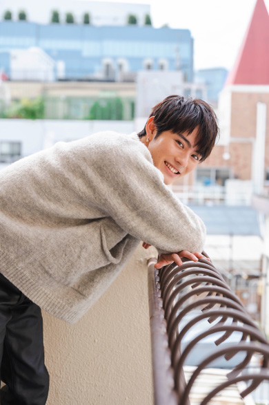 「仮面ライダーリバイス」で俳優デビューした前田拳太郎