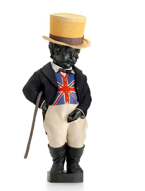 イギリスを擬人化した「ジョンブル」に扮した小便小僧