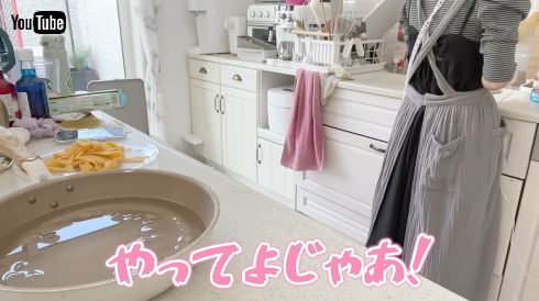 長女・希空のお菓子作りを手伝う辻希美