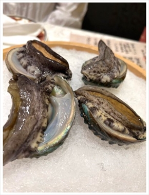 第2子を授かった東貴博と安めぐみの夫婦ショット