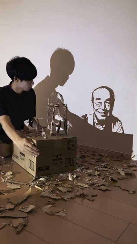 ダンボール 影絵 志村けん 再現 アート 作品