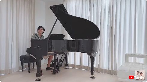 川崎希とアレクサンダー夫婦が購入した「スタインウェイ・アンド・サンズ」のグランドピアノ