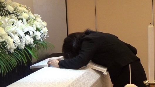 ドライアイス 二酸化炭素中毒 葬儀