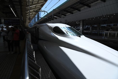 DDTプロレスリングとJR東海による「新幹線プロレス」