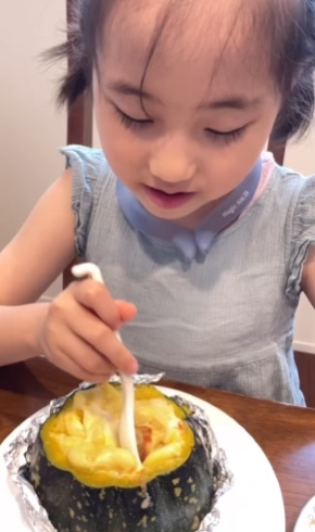 画材のかぼちゃは丸ごとグラタンに