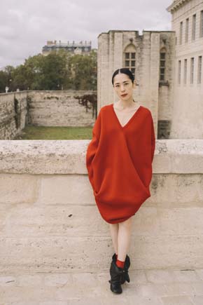 ロエベのショーに登場した深津絵里