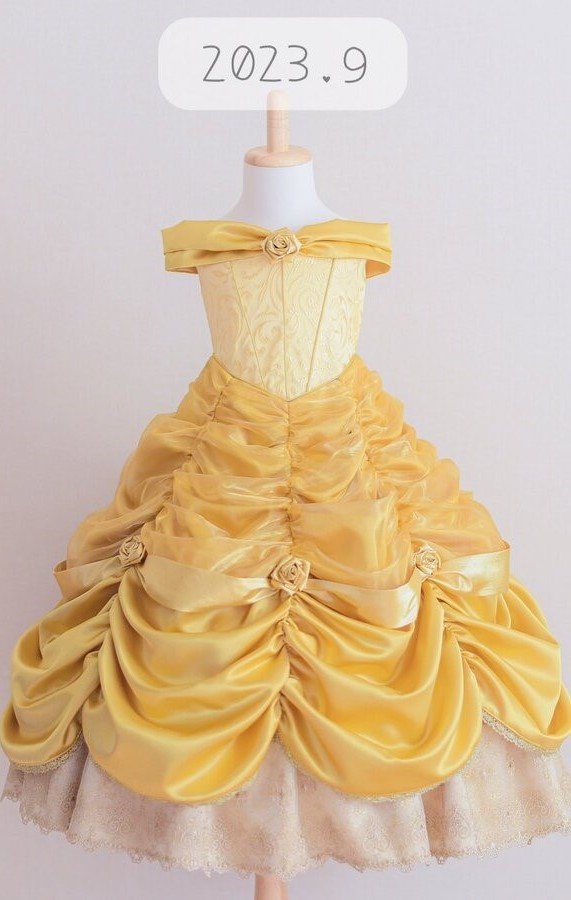 娘のため「素人状態」からドレスづくりを始めたら……　3年間での“劇的進化”に驚き「クオリティやばすぎ」