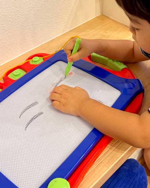 子ども 絵を描く おえかきボード ママ お母さん 眉毛プレート