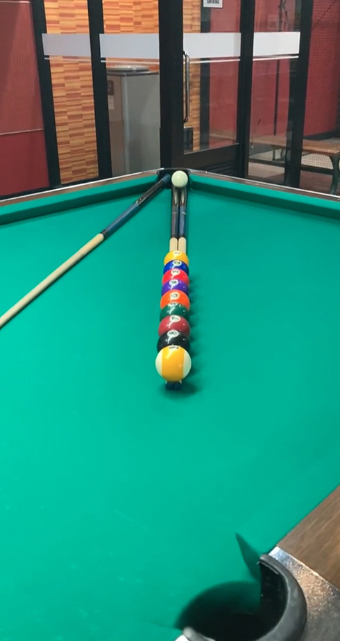 ビリヤード ラウンドワン トリックショット