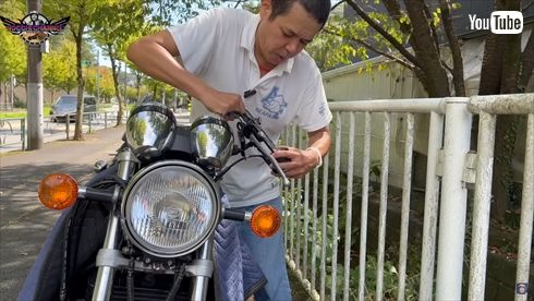 愛車のゼファーχをカスタムするノッチ