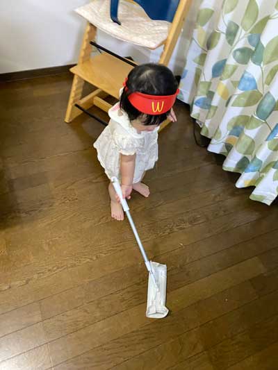 マクドナルド マクド 店員 なりきって 掃除 娘 子ども クイックルワイパー ミニサイズ