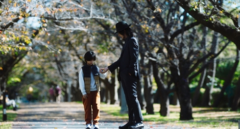 真木さん演じる少女・オトと玉山鉄二さん演じる主人公の次元大介