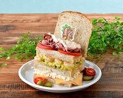 トムかジェリーかピックを選べるサンドイッチ