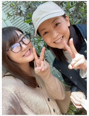 偶然再会した安めぐみとはしのえみの2ショット