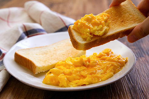 卵 レシピ スクランブルエッグ