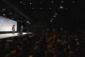 ピース綾部、6年ぶり凱旋ライブ