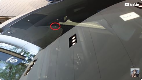 飛び石被害をディーラーが確認