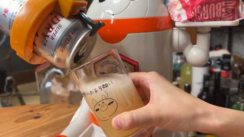 一人飲み お供 晩酌ロボット 暴走 コント お酌ロボ シャクライ君