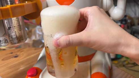 一人飲み お供 晩酌ロボット 暴走 コント お酌ロボ シャクライ君