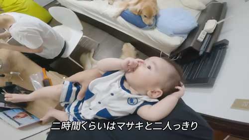 お世話するパパ