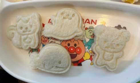 子の朝食 私の朝食 お母さん 抜き型 食パン 端材