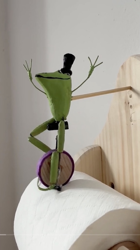 カエル トイレットペーパー ホルダー オートマタ