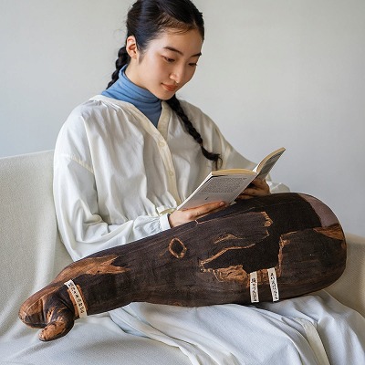 「抱きしめたくなる天下の名香　蘭奢待クッション」使用例