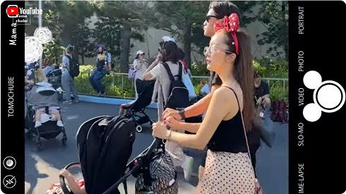 娘の2歳誕生日を東京ディズニーランドでお祝いする板野友美と高橋奎二