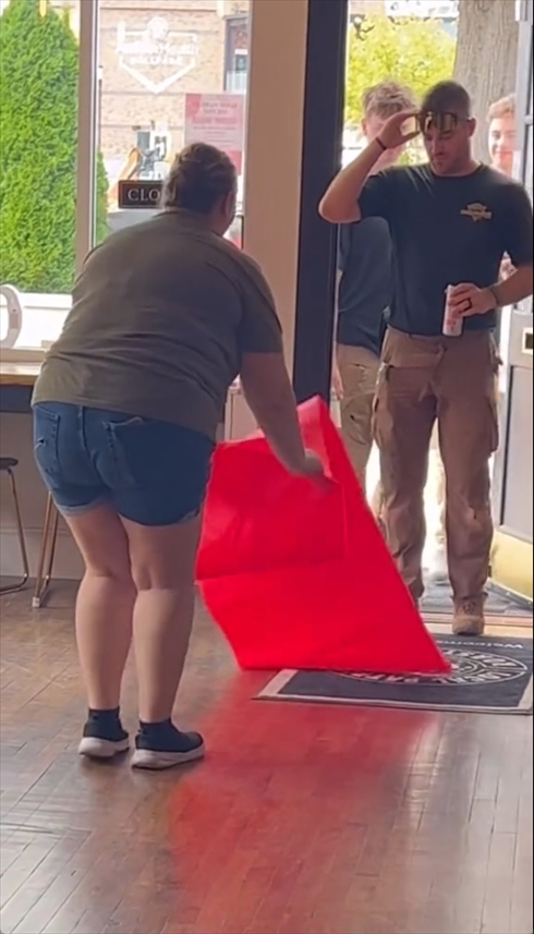 コーヒーショップ　レッドカーペット　ネタ