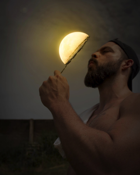 神秘的な月の写真