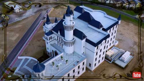 大阪芸大 キャラクター造形学科 校舎 城 なんで 建物 デザイン キャンパス