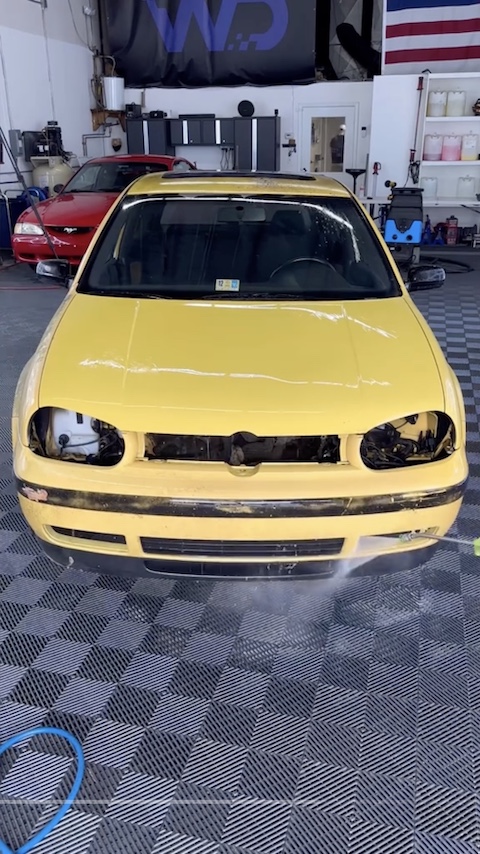 ブッシャ―と洗車