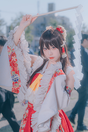 緋月かりらの「東方Project」博麗霊夢