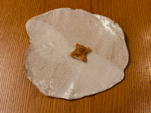 4歳児 こねたもの 陶芸家 おじいちゃん 焼いてくれた 皿 共同制作 粘土 焼きもの