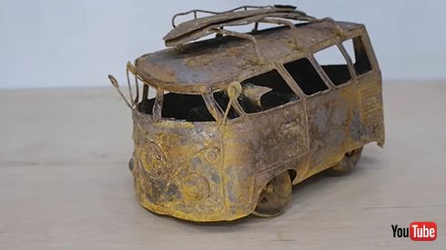 サビて変形したワーゲンバス