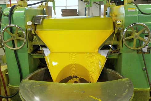 ぺんてる 柴崎春通 おじいちゃん先生 画家 コラボ クレヨン アートクレヨン クラウドファンディング