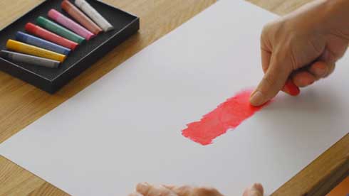 ぺんてる 柴崎春通 おじいちゃん先生 画家 コラボ クレヨン アートクレヨン クラウドファンディング