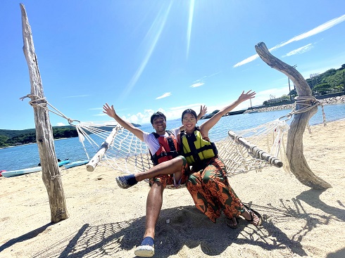 「新婚さんいらっしゃい！」に出演した元吉本興業の芸人と元美容師の夫婦