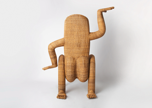 人をモチーフにした椅子