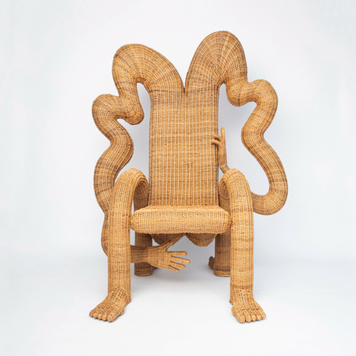 人をモチーフにした椅子