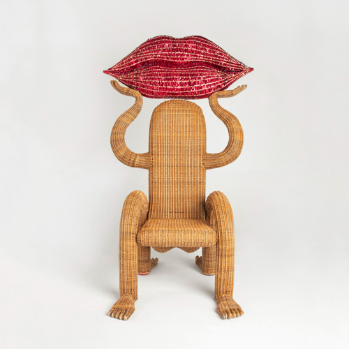 人をモチーフにした椅子