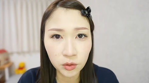 変身メイク・つけまつげを貼ったところ