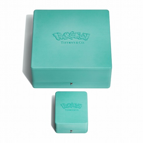 「ティファニー＆アーシャム スタジオ＆ポケモン」のブルーボックス